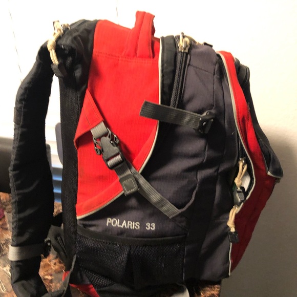 JanSport Polaris 33 Discontinued Red and Black Camping Backpack - Picture 4 of 14